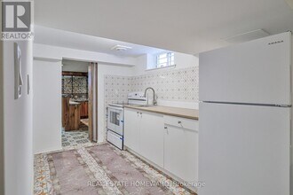 104 Crestwood Rd in Vaughan, ON - Building Photo - Building Photo