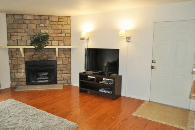 8335 South Fairmount Drive, Unit 5-106 in Denver, CO - Building Photo - Building Photo