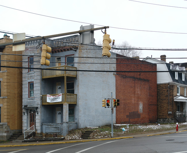 3809 California Ave in Pittsburgh, PA - Foto de edificio - Building Photo