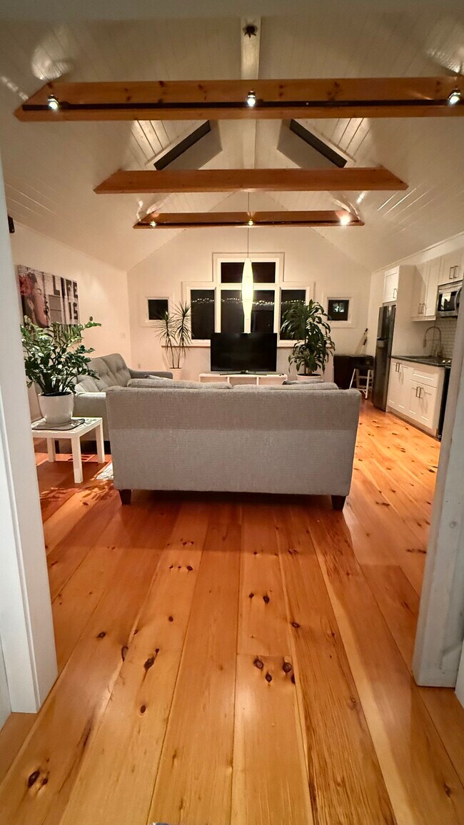 33 Conant Valley Rd, Unit Barn Apartment in Pound Ridge, NY - Foto de edificio - Building Photo