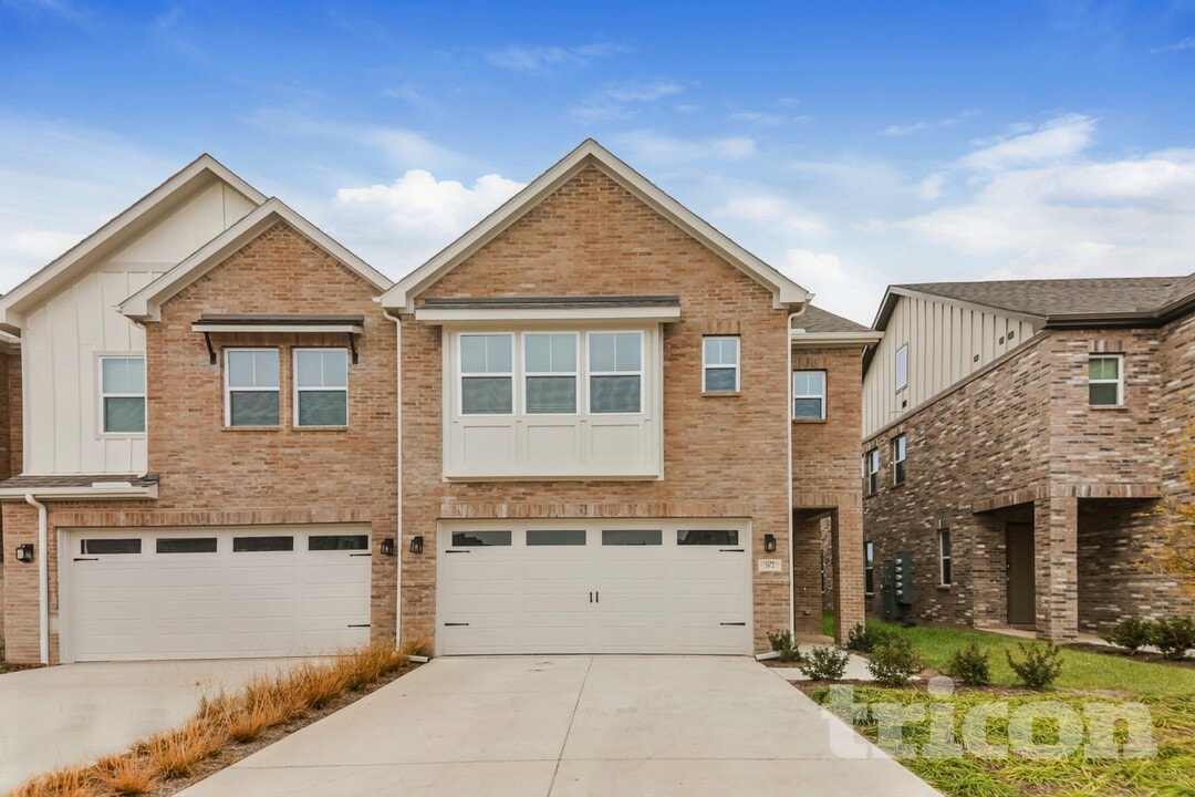 5472 Sandstone Dr in Garland, TX - Building Photo