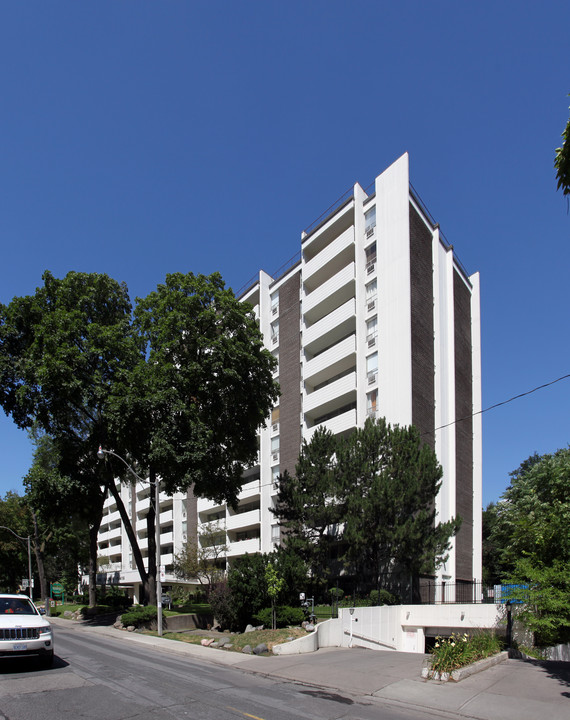 The Delisle Place in Toronto, ON - Building Photo