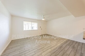 8842 North 8th St in Phoenix, AZ - Building Photo - Building Photo