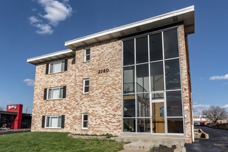 Hampton Apartments in St. Louis, MO - Building Photo - Building Photo