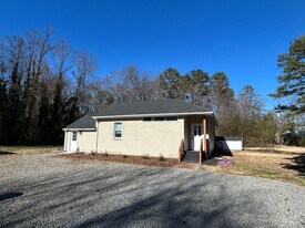 1404 Miller Ave in Glen Allen, VA - Building Photo