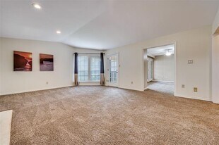 6049 Hillcrest Ave in Dallas, TX - Building Photo