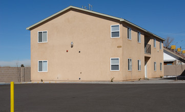 3413-3417 Vail Ave SE in Albuquerque, NM - Building Photo - Building Photo