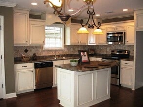 4216 Shadow Garden Dr in Hahira, GA - Building Photo - Building Photo