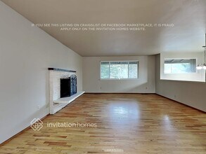 11002 Dean Ct SW in Tacoma, WA - Building Photo - Building Photo