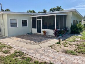 1920 NW 18th St in Crystal River, FL - Building Photo - Building Photo