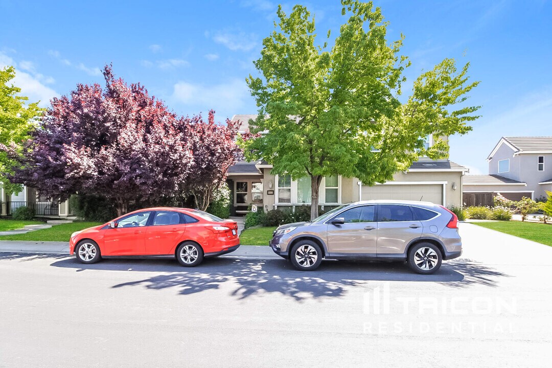 1153 Branston Dr in Roseville, CA - Building Photo