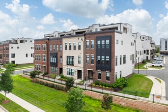 Metro Walk at Moorefield Station in Ashburn, VA - Building Photo - Building Photo