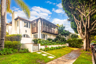 The Tusquellas at 923 20th Street in Santa Monica, CA - Building Photo - Primary Photo