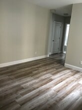 304 Simcoe St S in Oshawa, ON - Building Photo - Building Photo