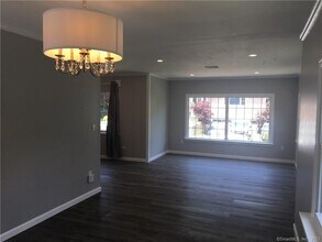 15 Bailey Ave in Darien, CT - Building Photo - Building Photo