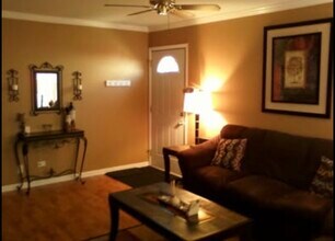 1950 Hancock Dr in Hoffman Estates, IL - Building Photo - Building Photo