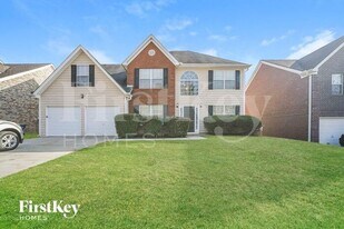 6496 Snowden Dr in Atlanta, GA - Building Photo