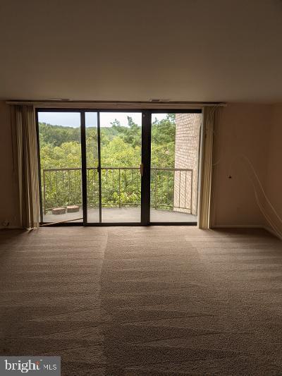 3321 Huntley Square Dr-Unit -B-1 in Temple Hills, MD - Building Photo