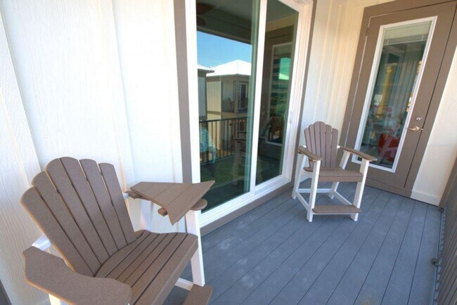 1932 W Beach Blvd in Gulf Shores, AL - Foto de edificio - Building Photo