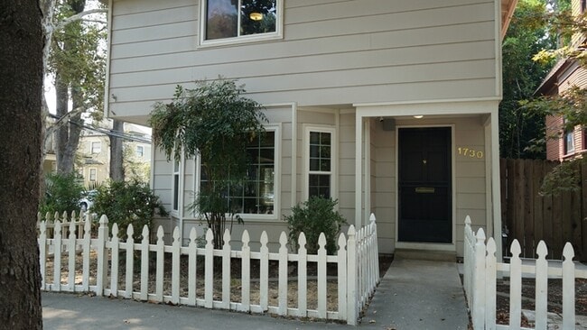 property at 1730 G St