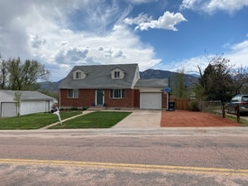 614 Crestridge Ave in Colorado Springs, CO - Building Photo