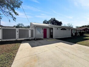 1003 County Rd 17A W in Avon Park, FL - Foto de edificio - Building Photo