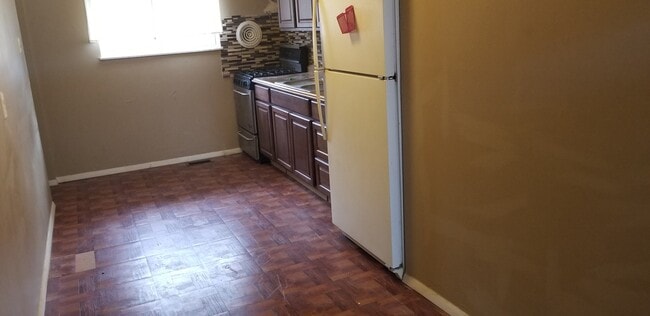 property at 10114 Douglas Ct