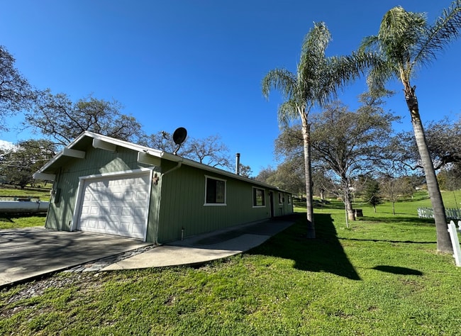 29980 Stetson Dr in Coarsegold, CA - Building Photo - Building Photo