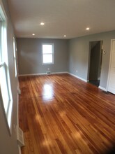 7469 Willow St in Solon, OH - Foto de edificio - Building Photo