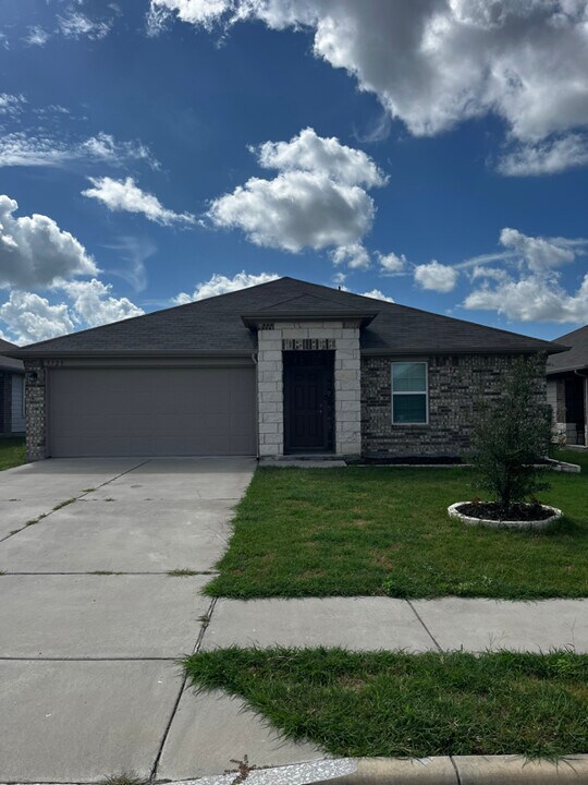 5725 Shanjia Dr in Austin, TX - Building Photo