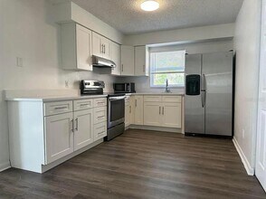2400 Union St S in St. Petersburg, FL - Building Photo - Building Photo