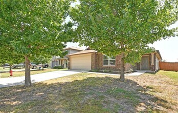 411 Langely in Kyle, TX - Building Photo - Building Photo