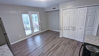 2168 Howard Gap Rd in Hendersonville, NC - Building Photo - Building Photo