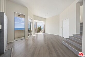 21323 Rambla Vista in Malibu, CA - Building Photo - Building Photo