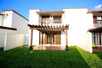 1221 SW 124th Ct in Miami, FL - Building Photo - Building Photo