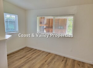 923 Prune St in Hollister, CA - Building Photo - Building Photo