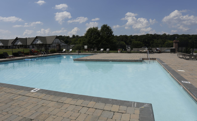 Londontown Apartments in Knoxville, TN - Building Photo - Building Photo