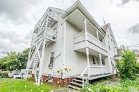 6 Leighton Street in Waterville, ME - Foto de edificio - Building Photo