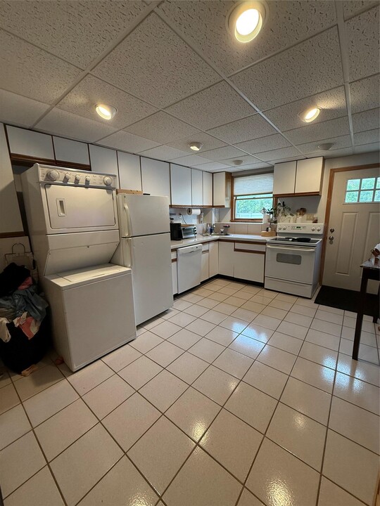 91 Rosewood Rd in Kings Park, NY - Building Photo