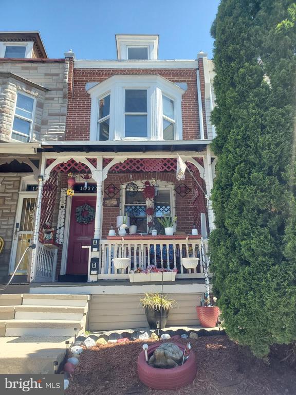 property at 1027 Mulberry St