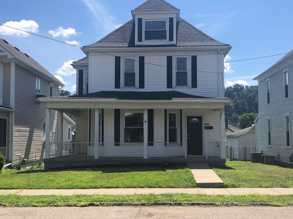 3976 Lincoln Ave in Shadyside, OH - Building Photo