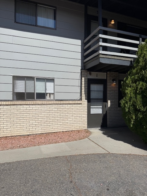 260 W Park Dr