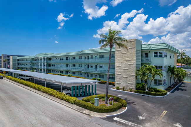 Fairfax House in Gulfport, FL - Building Photo - Building Photo