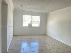 16118 NE 21st Ave in North Miami Beach, FL - Building Photo - Building Photo