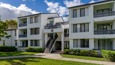 Legacy at Coconut Creek in Coconut Creek, FL - Building Photo - Building Photo