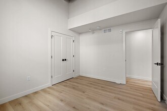 266 E Michigan Ave, Unit 403 in Kalamazoo, MI - Building Photo - Building Photo