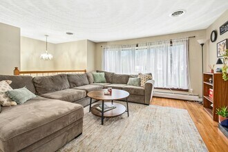 67 S Oxford Rd in Millbury, MA - Building Photo - Building Photo