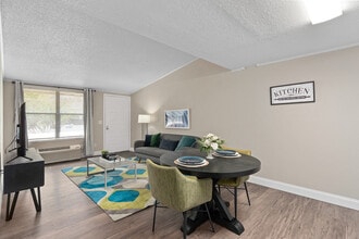 Acadia Court in Bloomington, IN - Building Photo - Building Photo