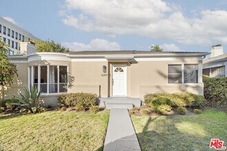6289 Commodore Sloat Dr in Los Angeles, CA - Building Photo - Building Photo