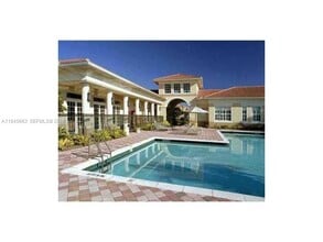 2589 Centergate Dr in Miramar, FL - Building Photo - Building Photo